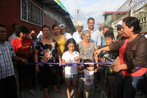 Familias de Colonia Maestro Gabriel inauguran nuevas calles