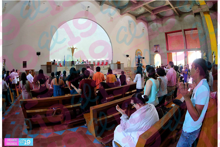 Familia católica celebra último domingo de agosto con solemne eucaristía en la Catedral de Managua