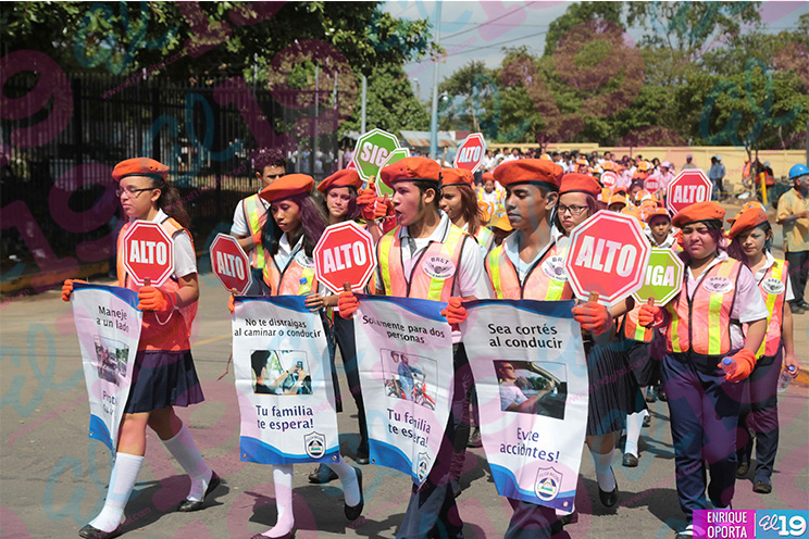 Policía Nacional marcha junto a la comunidad para prevenir accidentes de tránsito