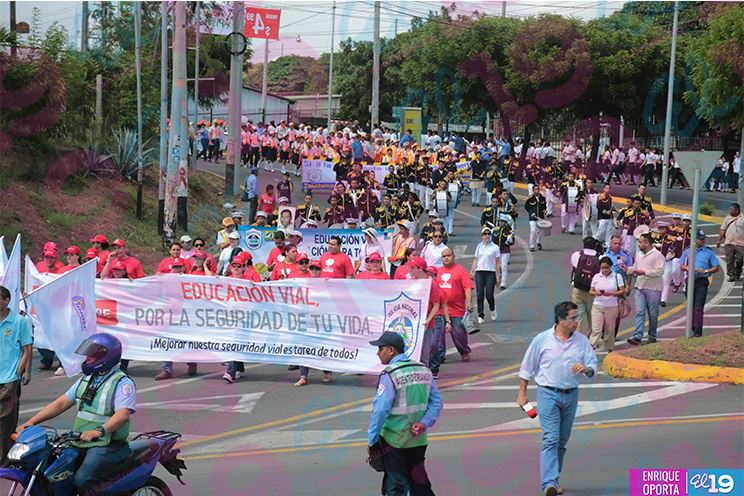 Policía Nacional marcha junto a la comunidad para prevenir accidentes de tránsito