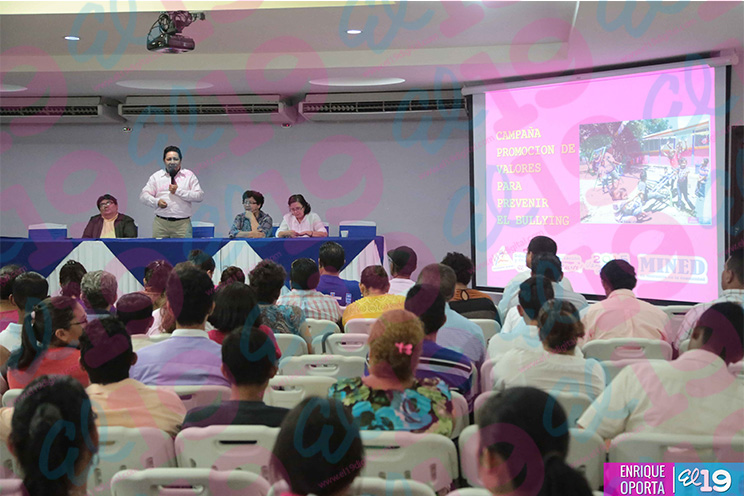 Mined presenta lineamientos de campaña para prevenir el “bullying” a nivel nacional