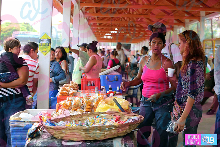 Pequeños comerciantes valoran espacios en nuevas paradas de buses