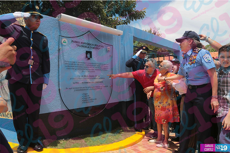 Policía Nacional rinde homenaje a oficiales caídos en el cumplimiento del deber