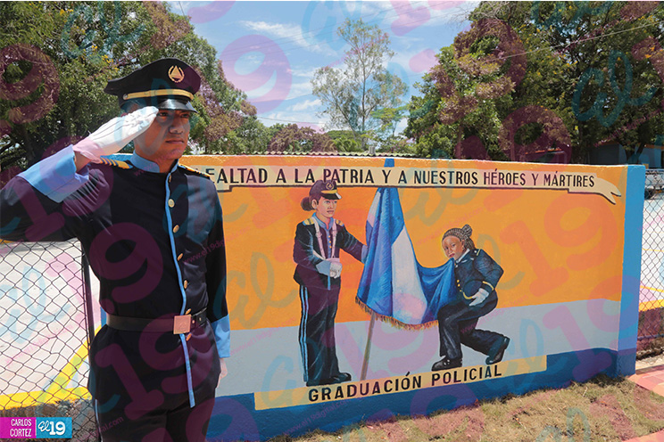 Policía Nacional rinde homenaje a oficiales caídos en el cumplimiento del deber
