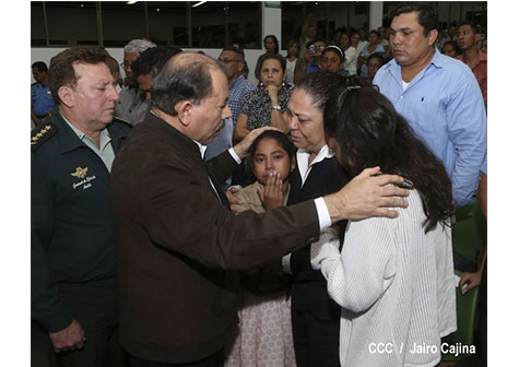 Daniel asiste a ceremonia de honores militares a Coronel Mario Jirón (q.e.p.d.)