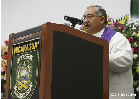 Daniel asiste a ceremonia de honores militares a Coronel Mario Jirón (q.e.p.d.)