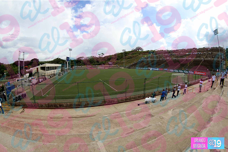 Fanáticos de la Azul y Blanco empiezan a llenar Estadio Nacional de Fútbol