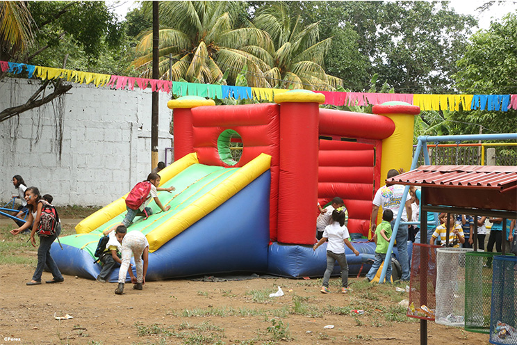 Inauguran obras de remozamiento en parque Santo Domingo de Las Sierritas
