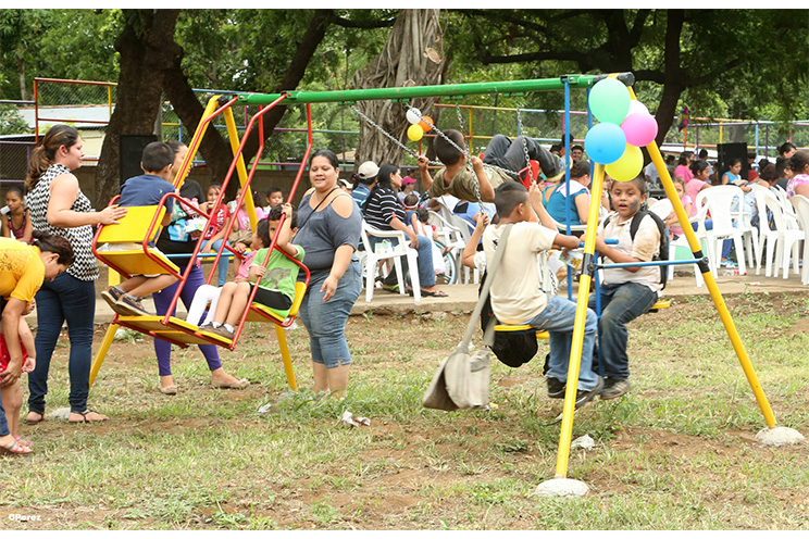 Inauguran obras de remozamiento en parque Santo Domingo de Las Sierritas
