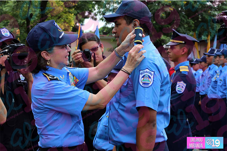 Policía Nacional realiza ascensos en grados a 267 agentes