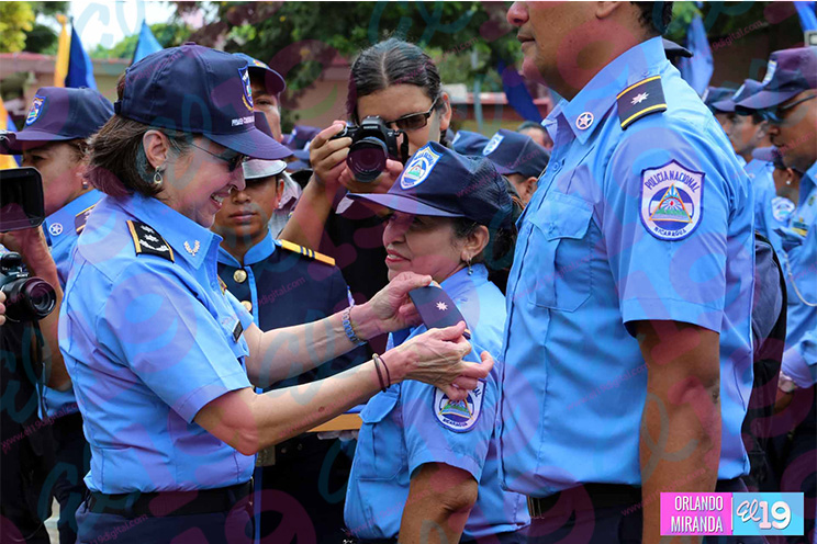 Policía Nacional realiza ascensos en grados a 267 agentes