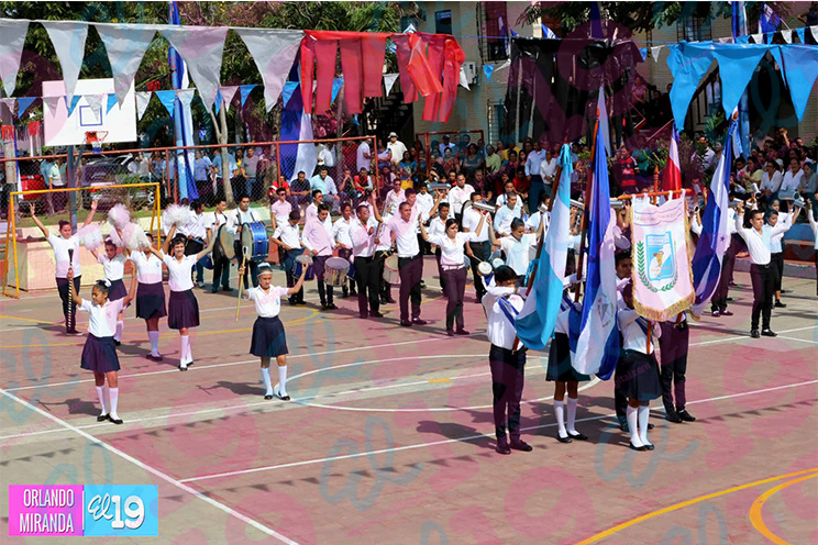 Trabajadores de ALMA celebran a la Patria