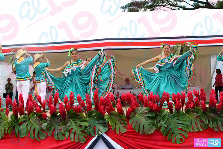 Nicaragua hace entrega de la Antorcha de la Independencia a Costa Rica