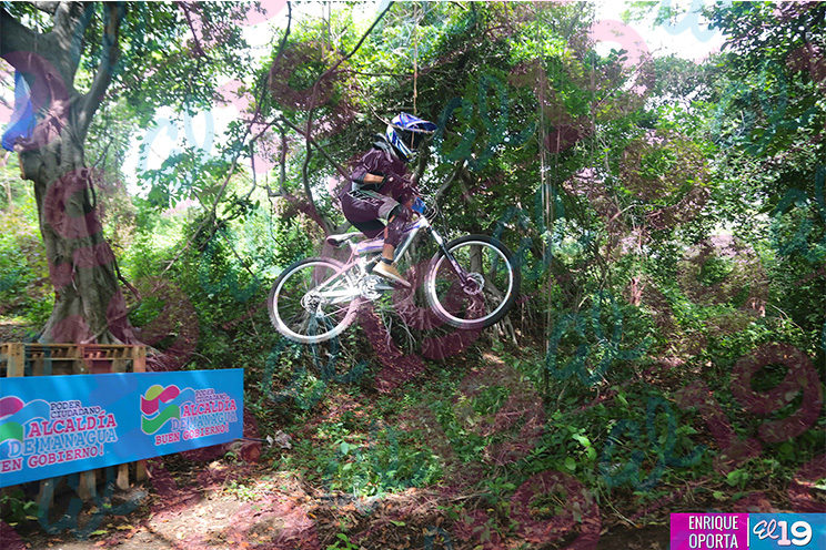 Adrenalina pura en la Copa Downhill Nicaragua 2015
