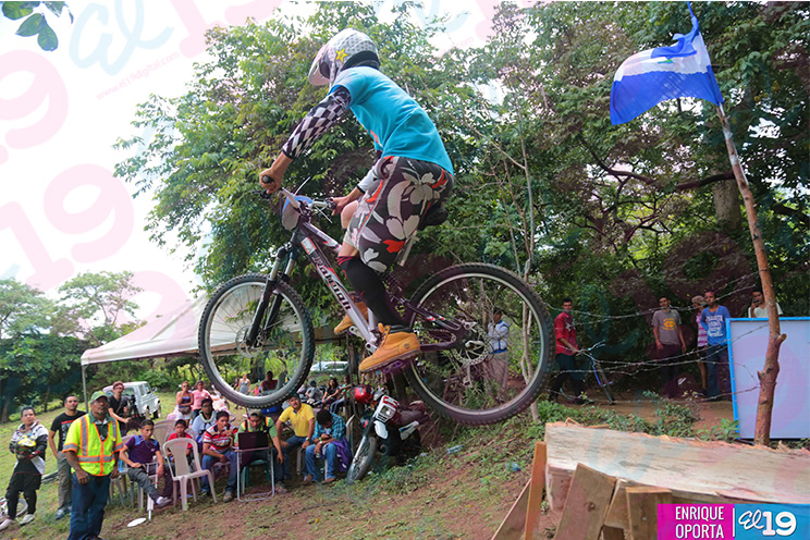 Adrenalina pura en la Copa Downhill Nicaragua 2015