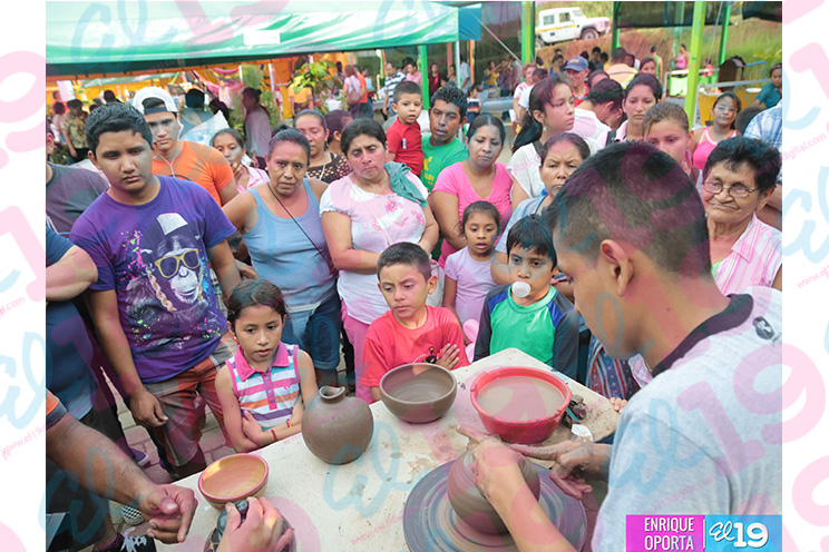 Familias nicaragüenses aprovechan fin de semana largo para asistir a la Feria ‘Orgullo de mi País’