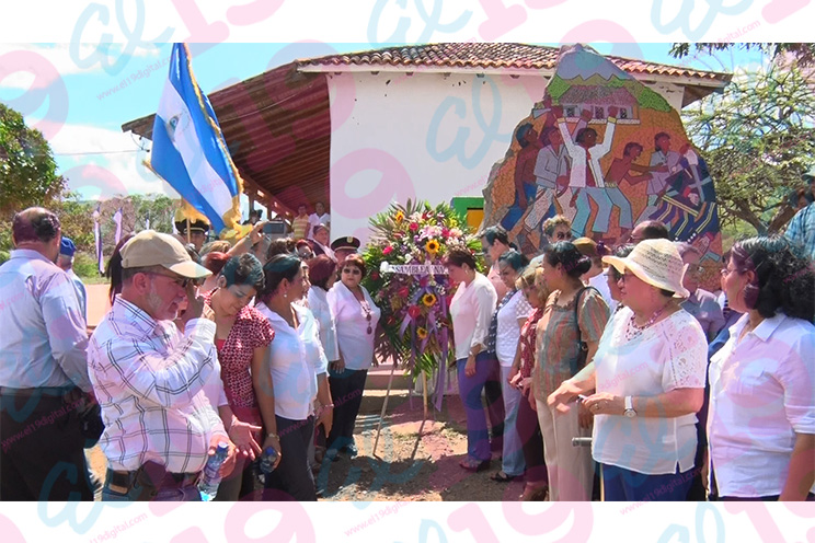 Asamblea Nacional coloca ofrenda floral en monumentos de Andrés Castro y José Dolores Estrada