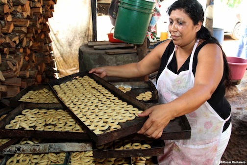 Programas de restitución de derechos llegan a madres de Nueva Guinea