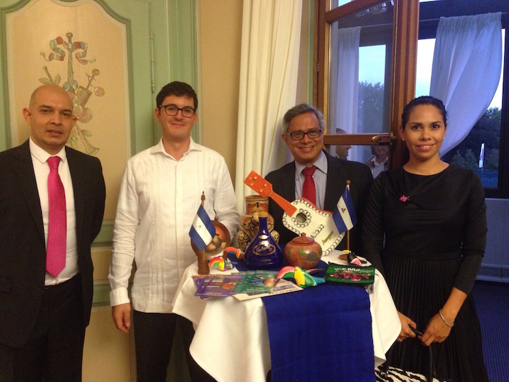 Celebran Independencia de Nicaragua y Centroamérica en Ginebra