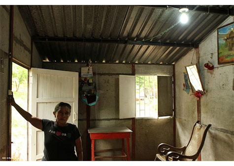 Luz eléctrica llega a comunidad La Palanca de Mateare