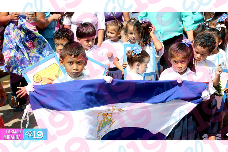 Niños y niñas conmemoran a los héroes de Nandaime