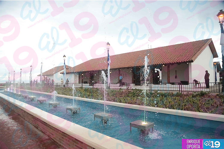 Inauguran réplicas de las Casas-Museo de Sandino, Blanca Aráuz y Rubén Darío en el Paseo Xolotlán