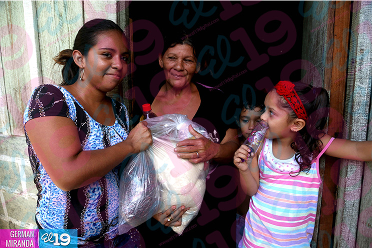 Gobierno Sandinista continúa entrega de paquetes de alimentos a familias del Distrito I