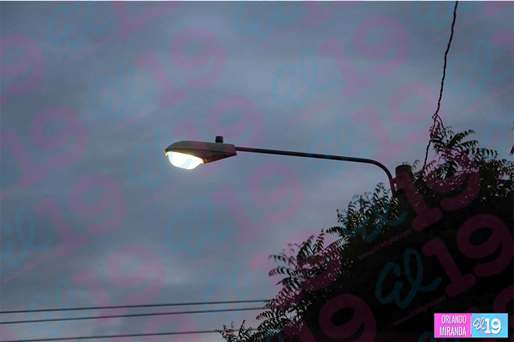 Avanza instalación de luminarias en barrios de Managua
