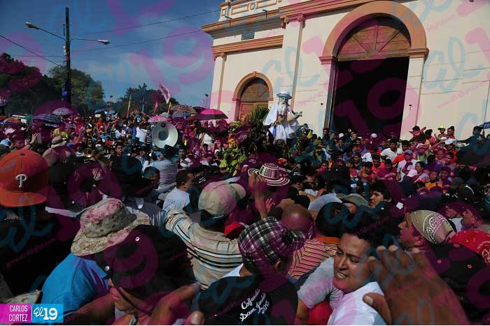 Mucho amor y devoción en bajada de San Jerónimo