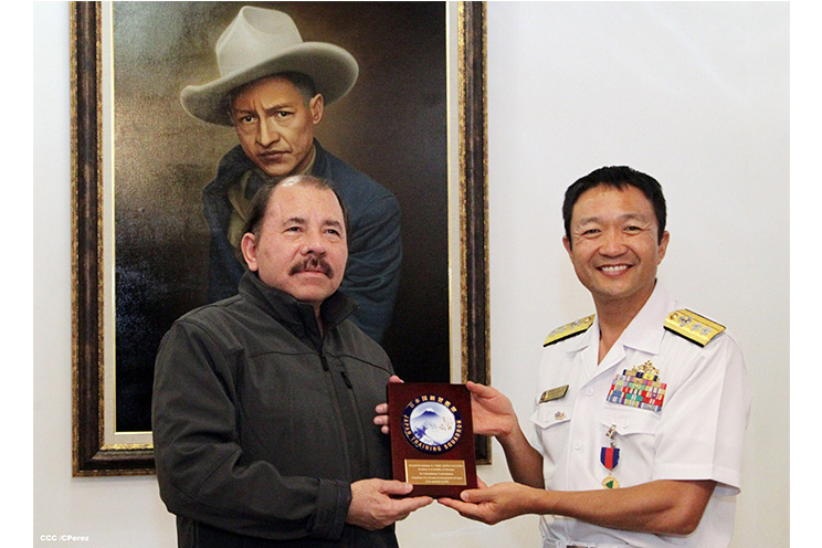 Presidente Daniel se reúne con miembros de la Fuerza Marítima de Autodefensa de Japón