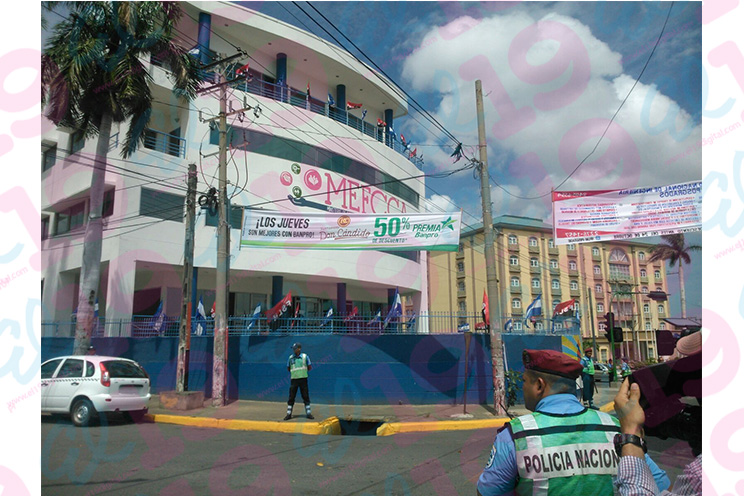 Trabajadores del MEFCCA participan de Simulacro Protector