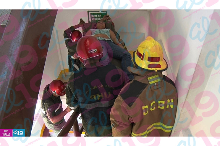 Trabajadores del MEFCCA participan de Simulacro Protector