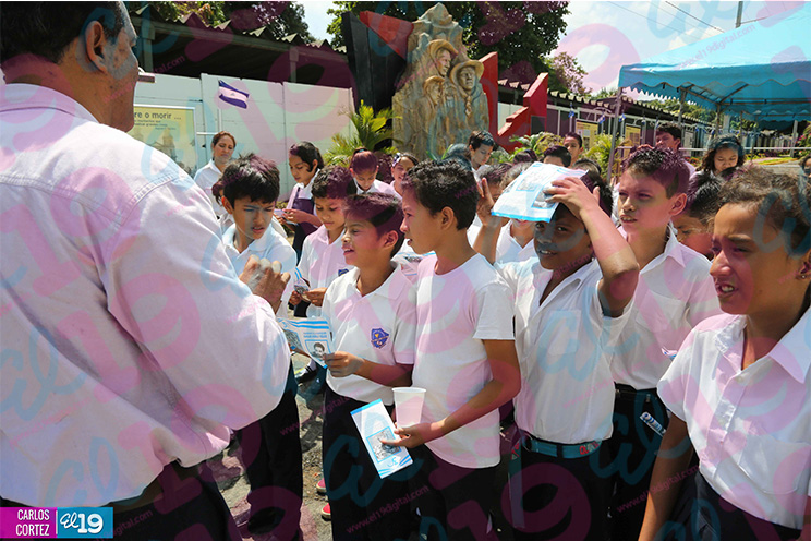 Estudiantes de primaria aprenden sobre el legado del Comandante Carlos Núñez Téllez