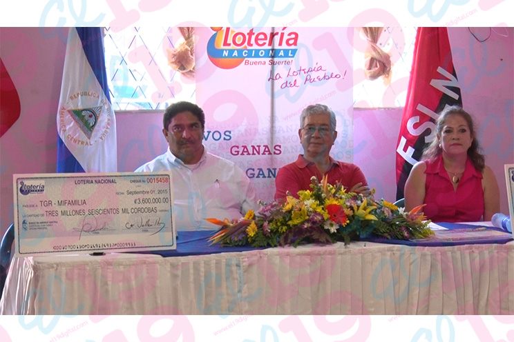 Lotería Nacional entrega utilidades de septiembre en la casa del Adulto Mayor “Ariel Darce”