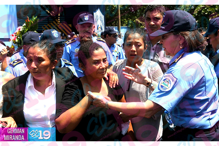 Policía rinde homenaje póstumo a agente fallecido durante actos vandálicos de Mina El Limón
