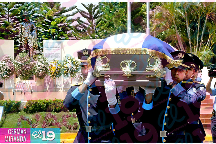 Policía rinde homenaje póstumo a agente fallecido durante actos vandálicos de Mina El Limón