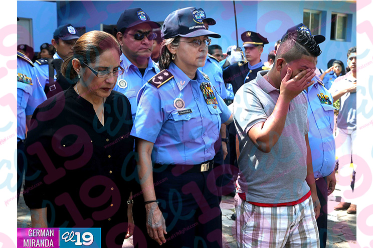 Policía rinde homenaje póstumo a agente fallecido durante actos vandálicos de Mina El Limón