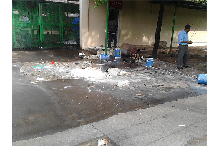 Policía resulta herido durante protesta en afueras de Ingenio San Antonio