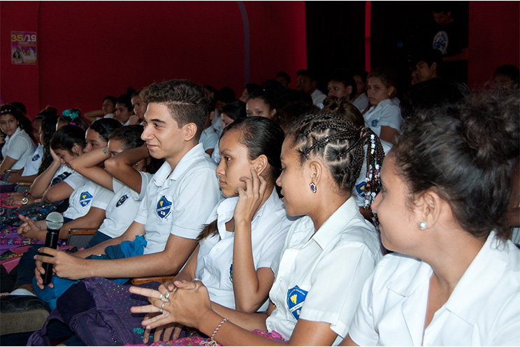 Realizan Cine Foros en 11 municipios del país para la prevención del embarazo en adolescentes 