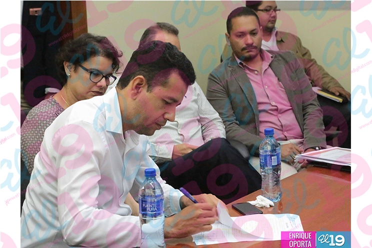 Telcor suscribe acuerdos con operadores de telecomunicaciones para mantener el pago de derechos y tasas