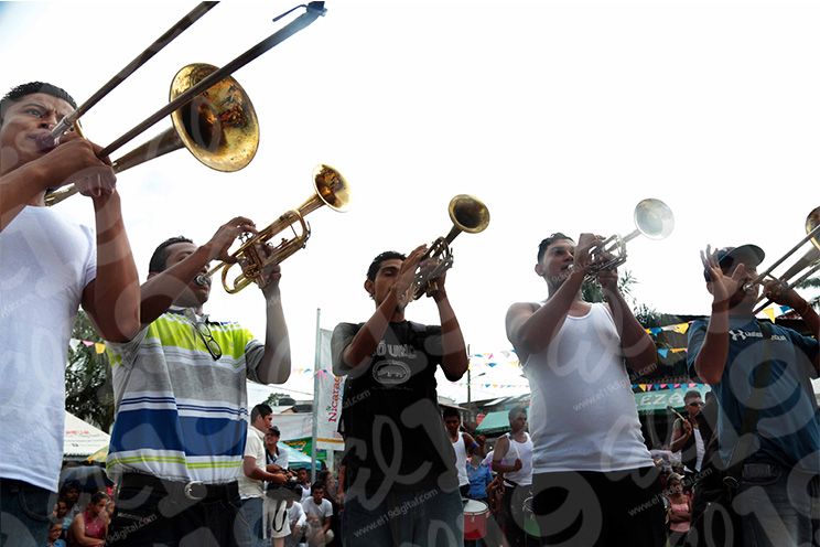 Por séptimo año consecutivo, San Carlos se llena de colorido con realización de Carnaval Acuático 