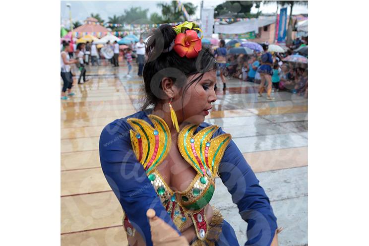 Por séptimo año consecutivo, San Carlos se llena de colorido con realización de Carnaval Acuático 