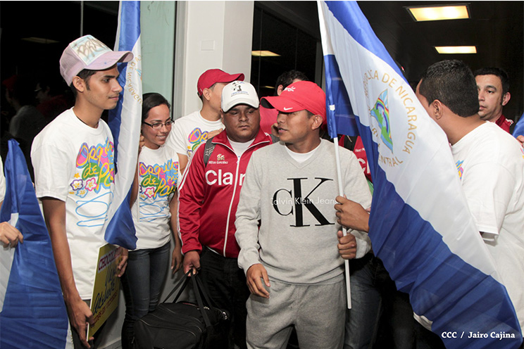 Chocolatito retorna a Nicaragua tras su histórica y contundente victoria ante Viloria