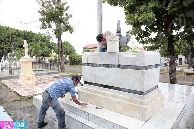 Preparan camposantos para el Día de los Fieles Difuntos