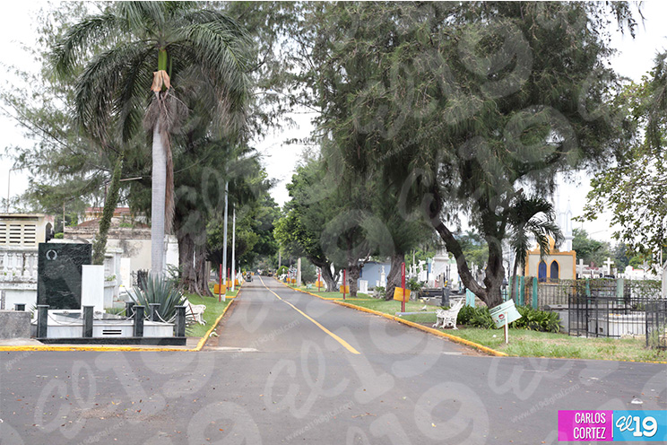 Preparan camposantos para el Día de los Fieles Difuntos
