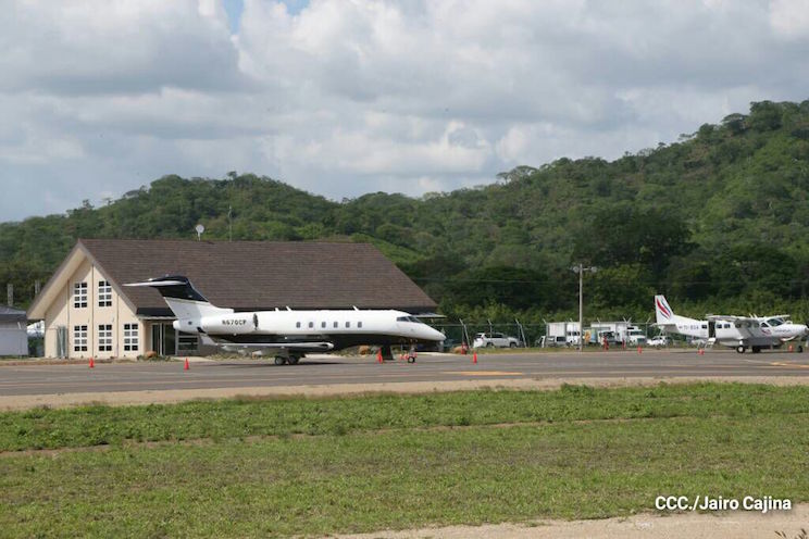 Inauguran Aeropuerto de Costa Esmeralda en Guacalito de la Isla