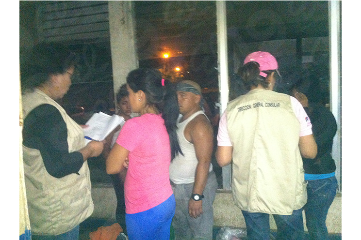 Autoridades reciben con solidaridad a nicaragüenses deportados