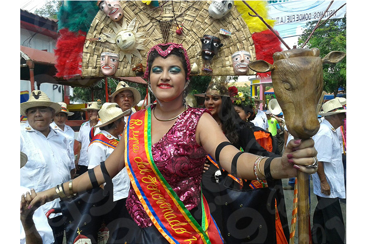 El Gran Torovenado del Pueblo recorre calles de Masaya