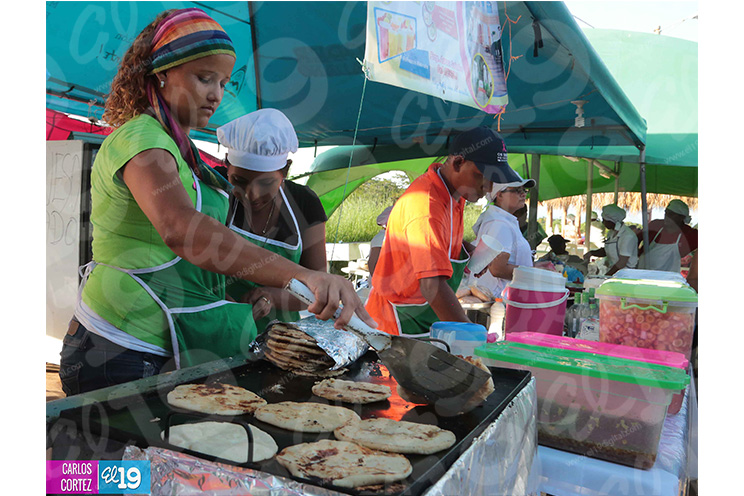 Los Ahuizotes se toman la Feria de la Economía Familiar