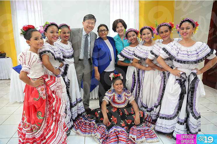 Taiwán entrega donativo para apoyar política de atención de primera infancia